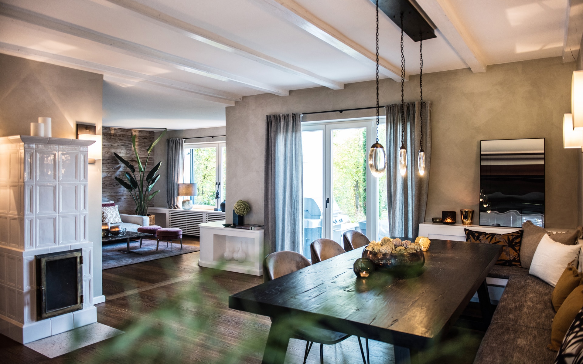 katharina-kamm-raumkultur-gmund-tegernsee-interior-design-privathaus-bad-toelz-esszimmer-ochre-celestial-esszimmer