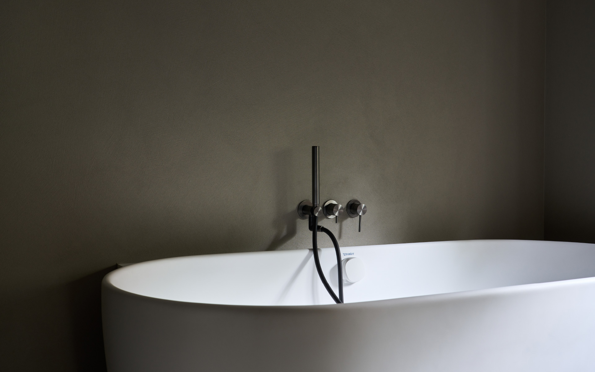katharina-kamm-raumkultur-interiordesign-modern-badewanne-freistehend-detail